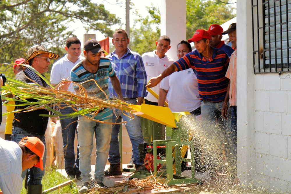 Entrega de equipos a alianzas de Suan y Campo de la Cruz (2)