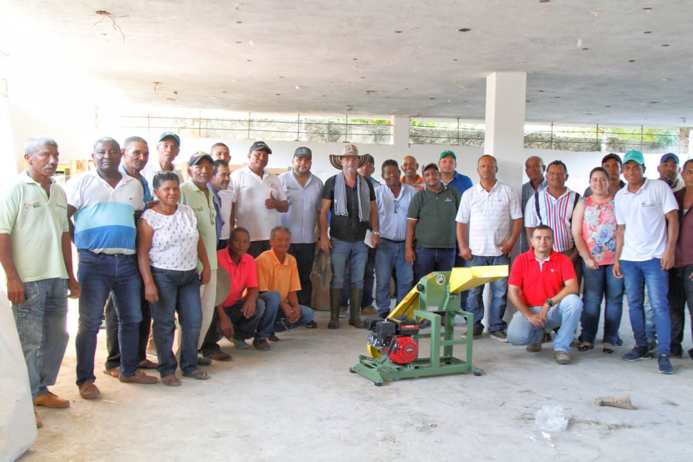 Entrega de equipos a alianzas de Suan y Campo de la Cruz (4)