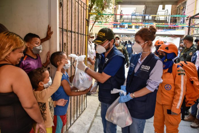 Entrega-de-ayudas-en-Villa-Cordialidad-scaled-2