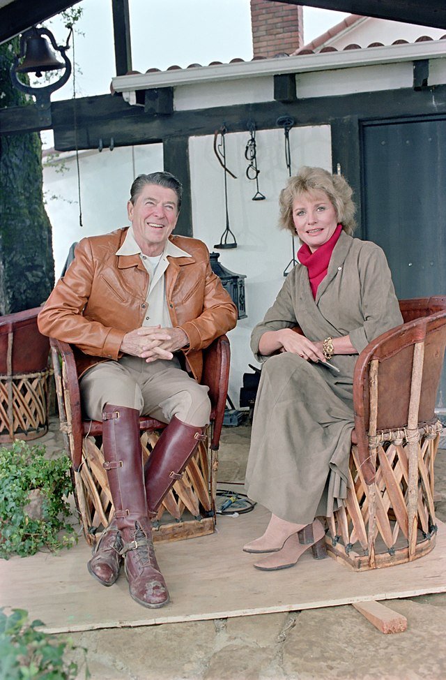 640px-President_Ronald_Reagan_during_an_interview_with_Barbara_Walters_at_Rancho_Del_Cielo_during_Thanksgiving_trip