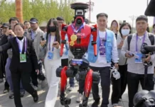 Los robots chinos pulverizan registros y arrasan a los humanos en el medio maratón de Pekín
