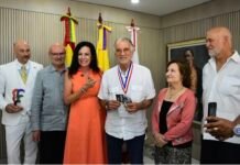 Gobernador Eduardo Verano recibe reconocimiento por continuar legado histórico iniciado por su padre entre Barranquilla y Tampa